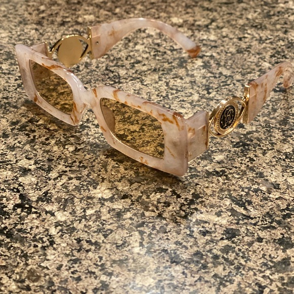 Accessories - Marble Shades